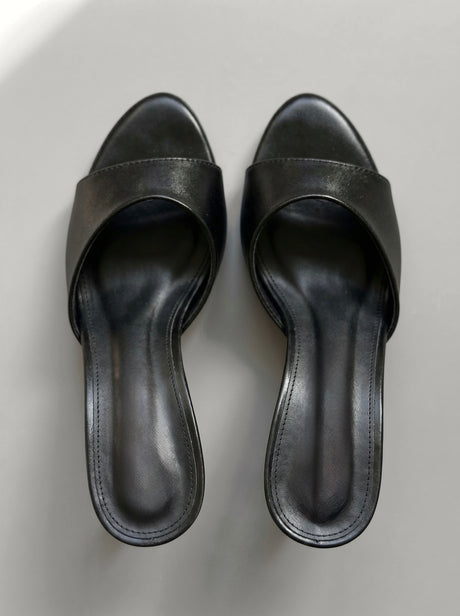 Pre-Order - Velma Black