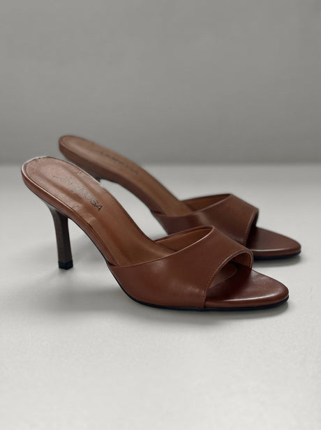 Pre-Order - Velma Caramel