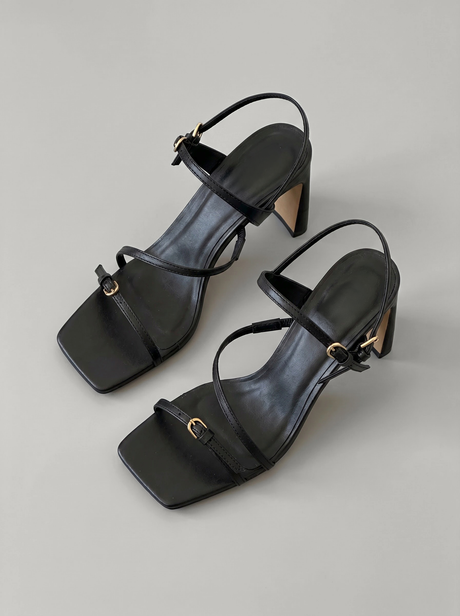Capsule - Mila Black