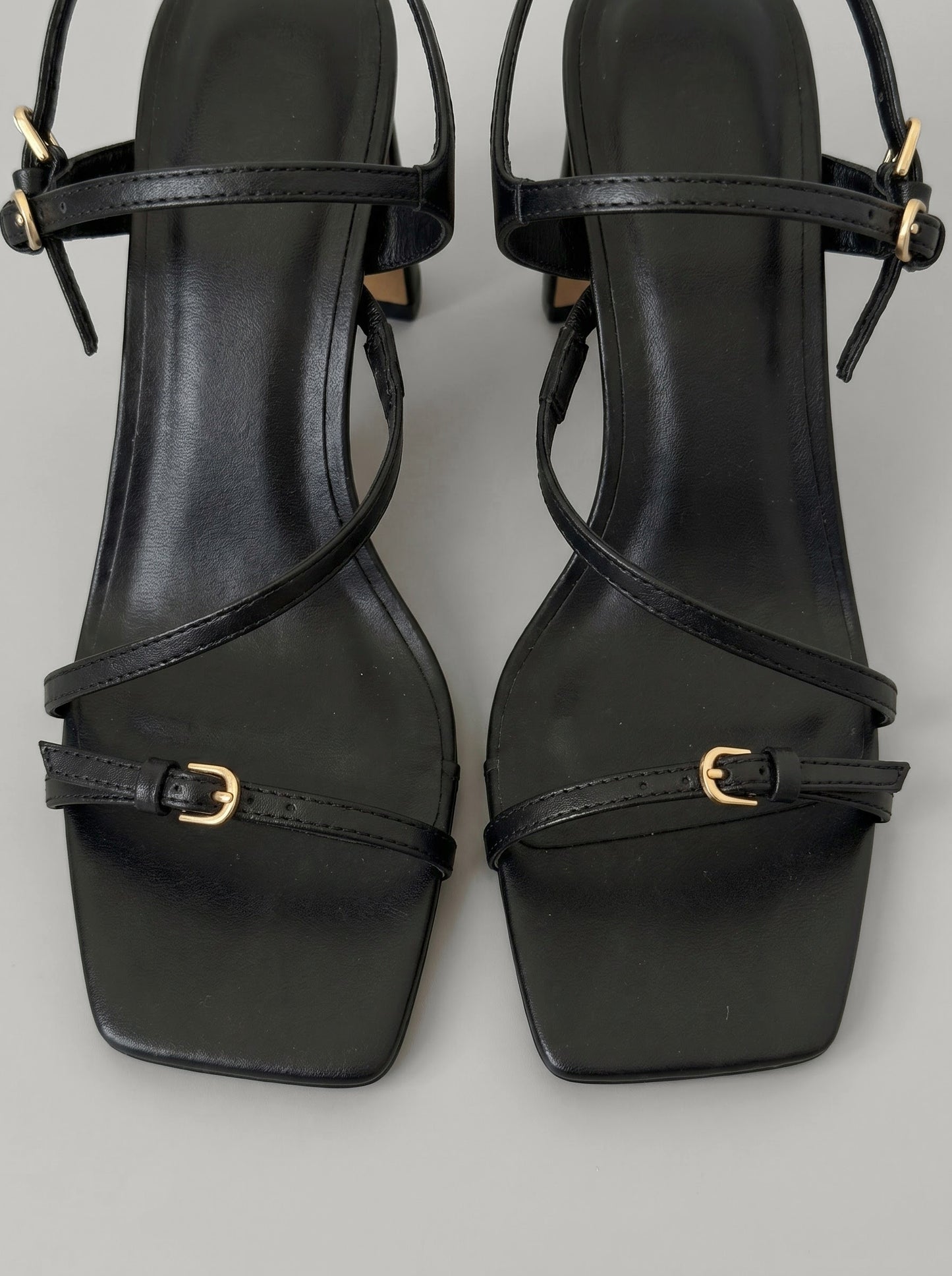 Capsule - Mila Black
