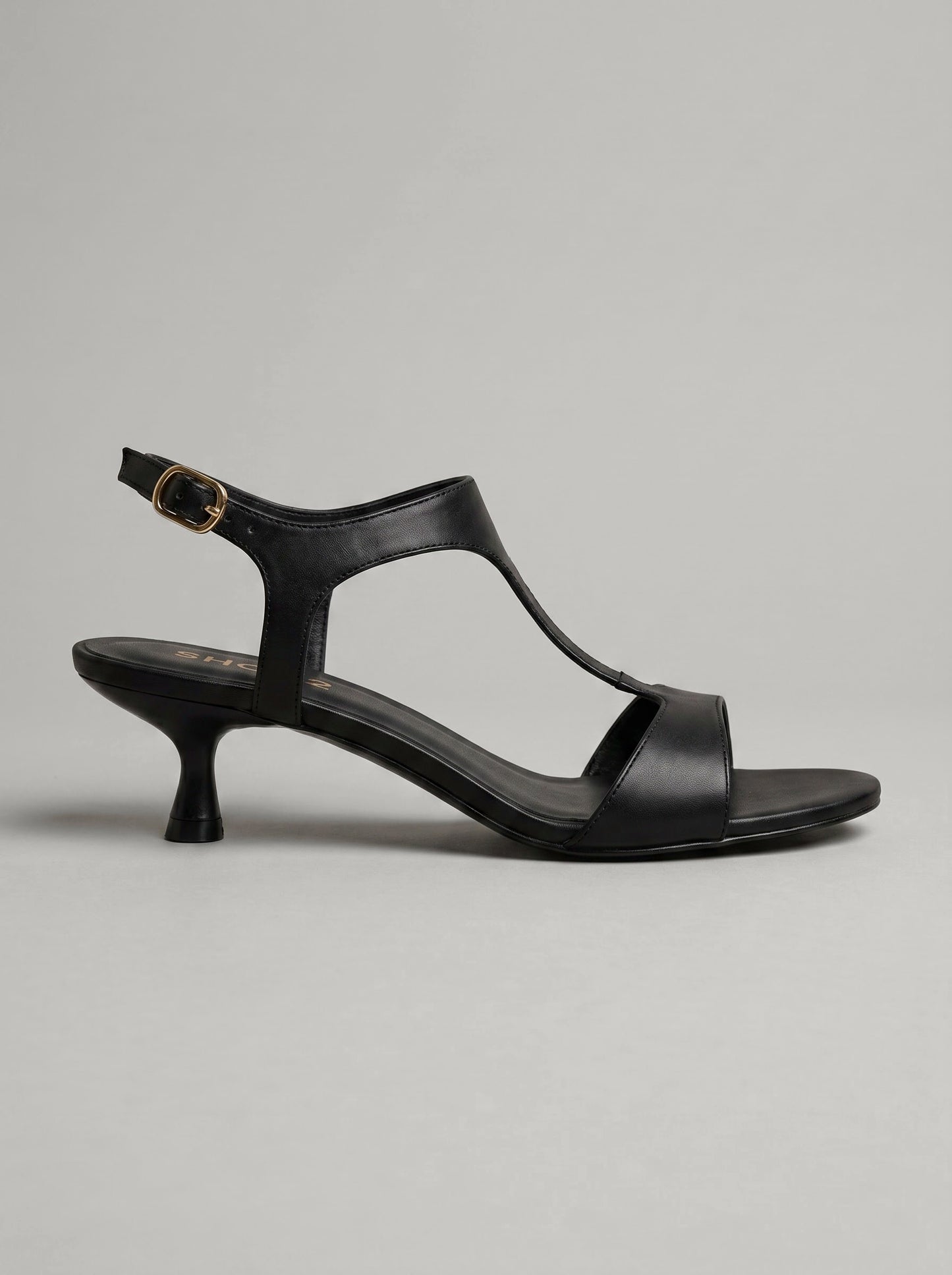 Capsule - Varena Black