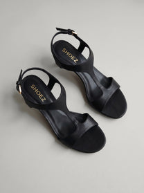Capsule - Varena Black