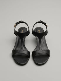 Capsule - Varena Black