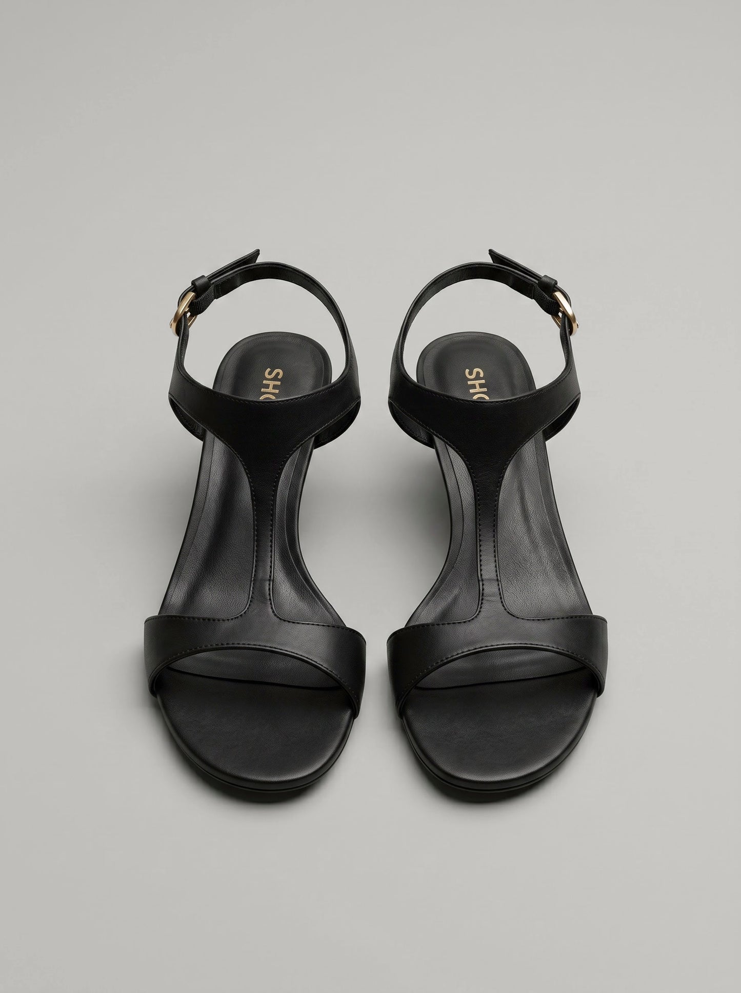 Capsule - Varena Black