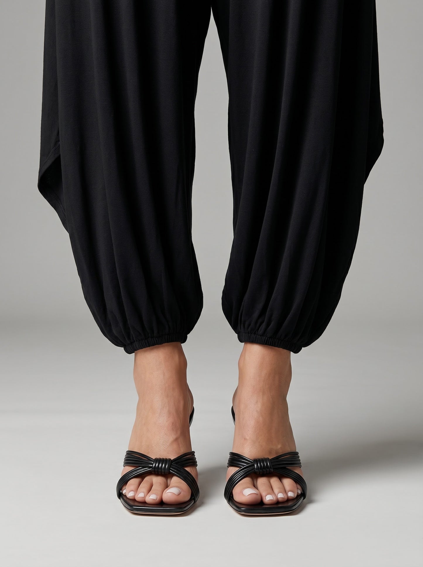 Capsule - Mono Heel Black