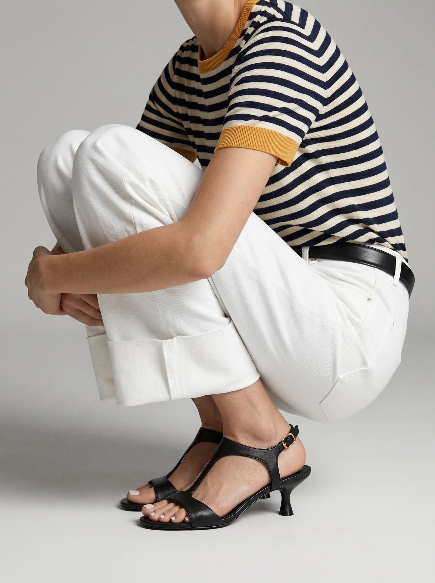 Capsule - Varena Black