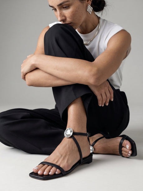 Capsule - Kaia Black