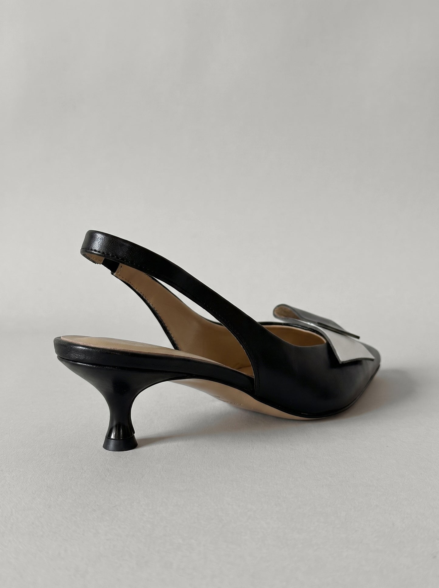 Vivienne Black & White