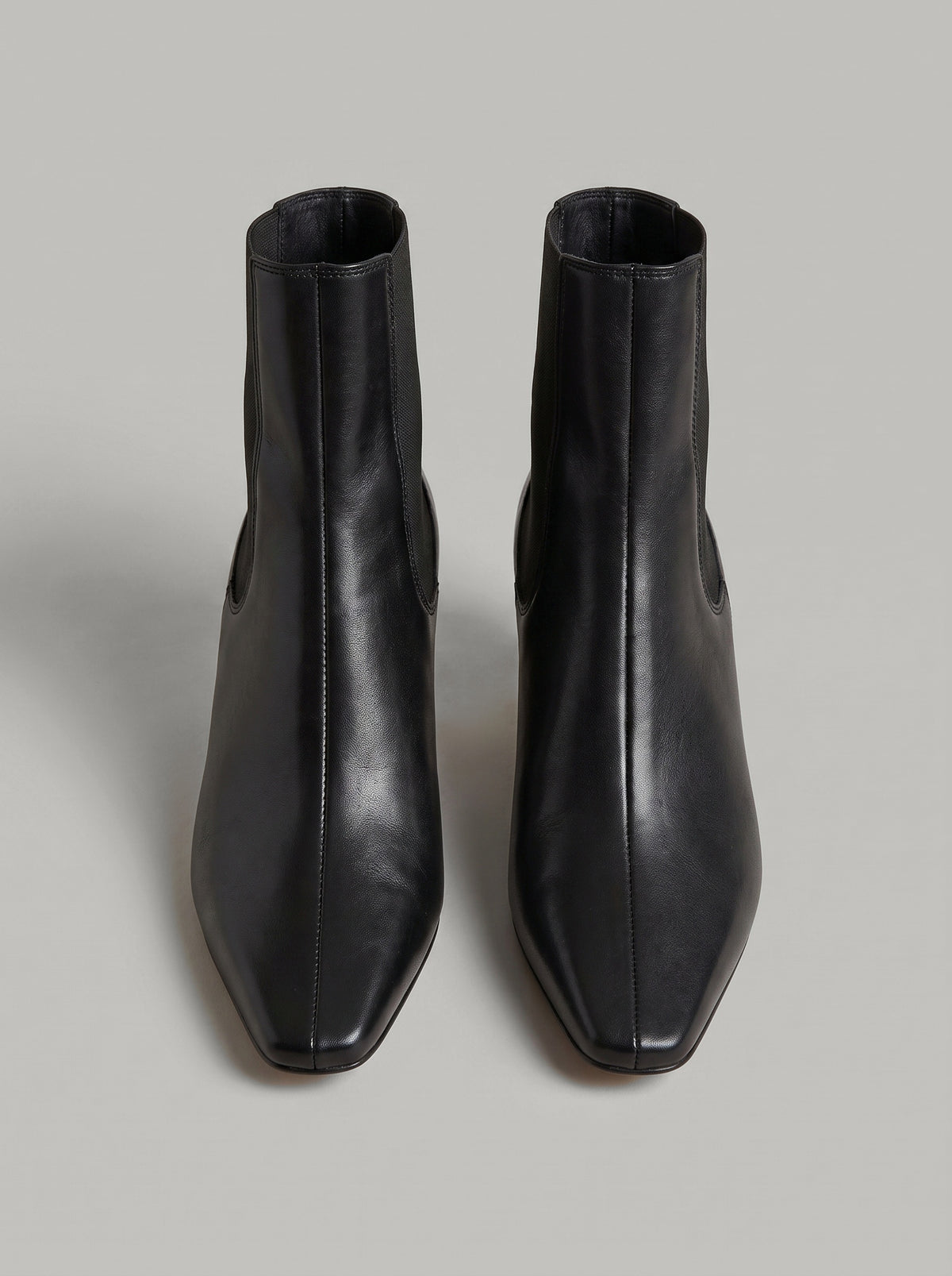 Capsule - Mavra Black