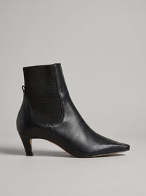 Capsule - Mavra Black