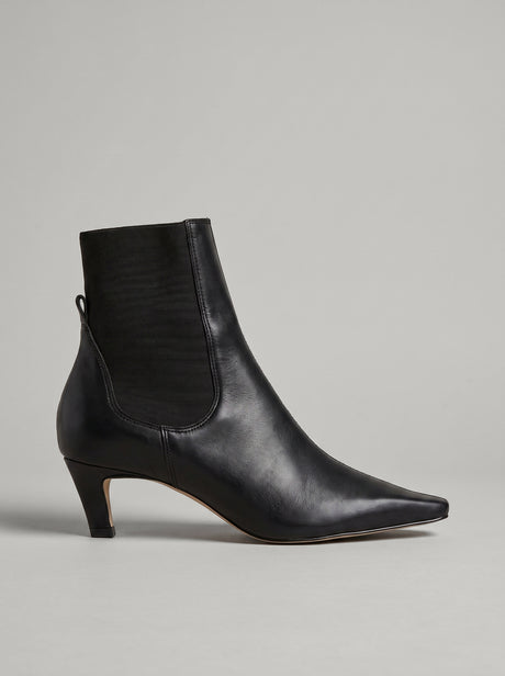 Capsule - Mavra Black