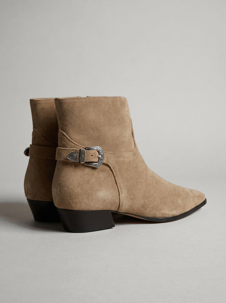 Capsule - Moya Camel