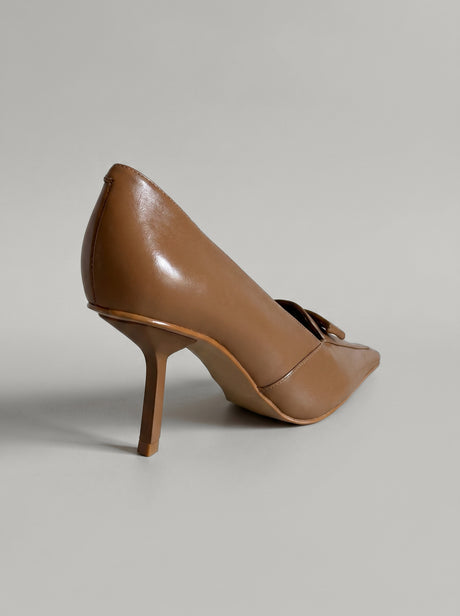Capsule - Anita Brown