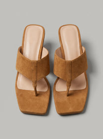 Nerina Camel