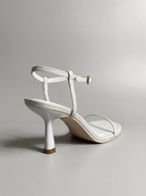 Eloria White