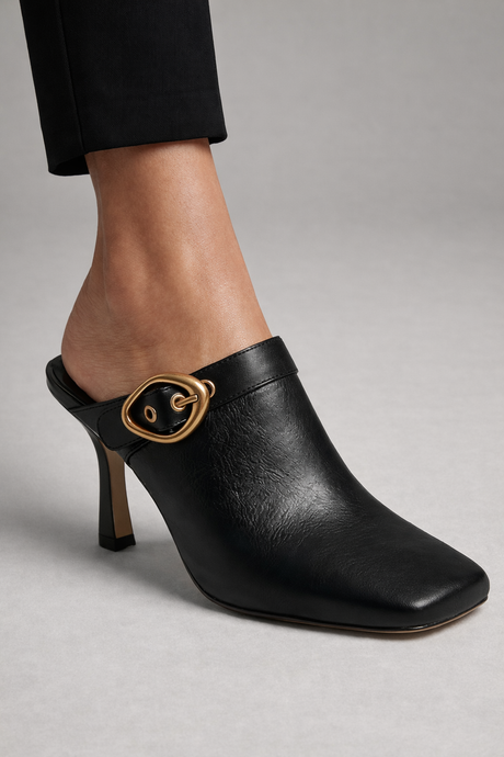 Capsule - Darlin Black