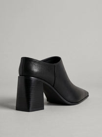 Ravena Black