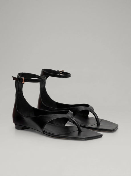 Capsule - Liam Black Flat
