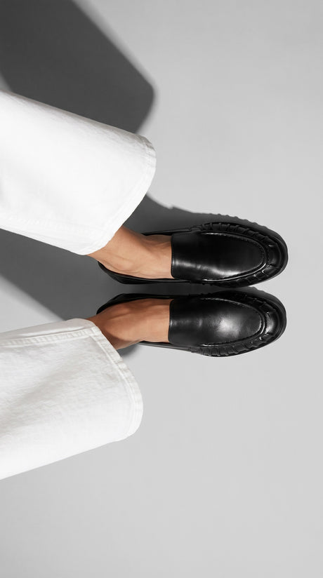 Capsule - Numa Black