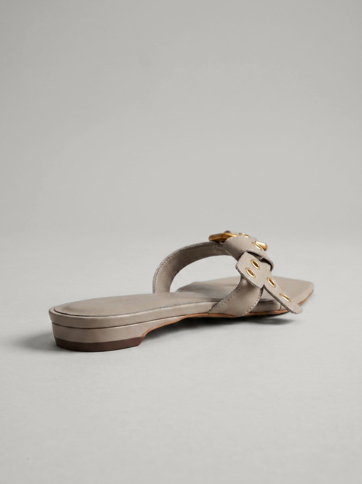 Capsule - Koner Off White