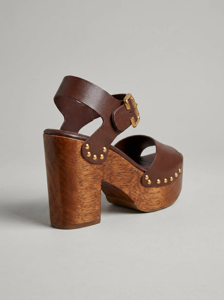 Capsule - Neomi Browm