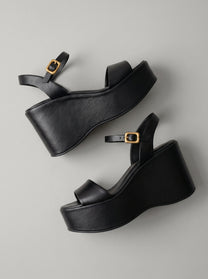 Capsule - Mia Black
