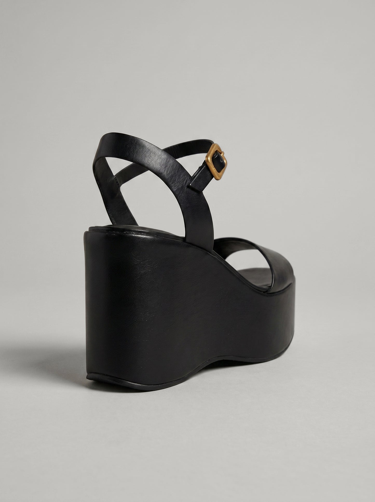 Capsule - Mia Black