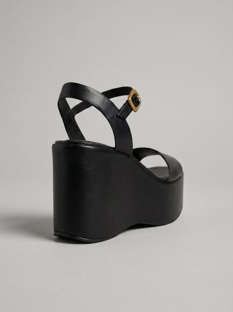Capsule - Mia Black