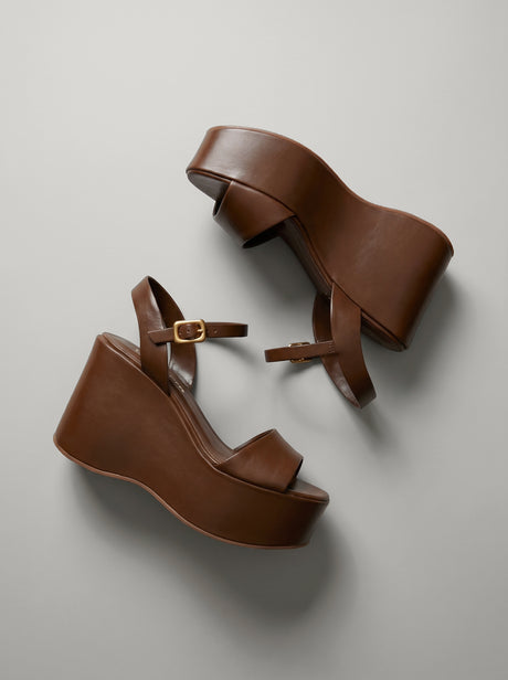 Capsule - Mia Brown
