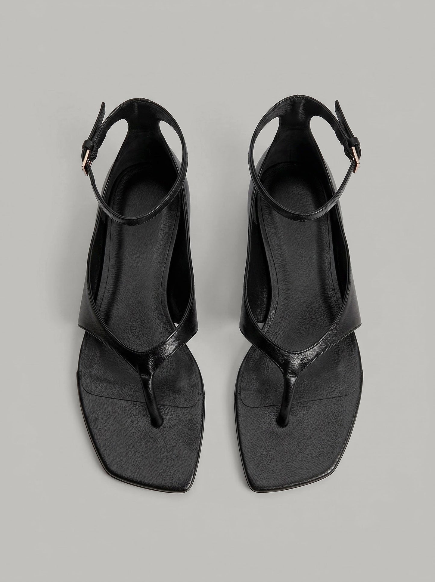 Capsule - Liam Black Flat