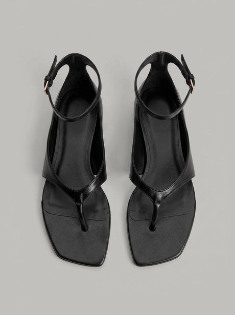Capsule - Liam Black Flat