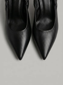 Capsule - Violetta Black