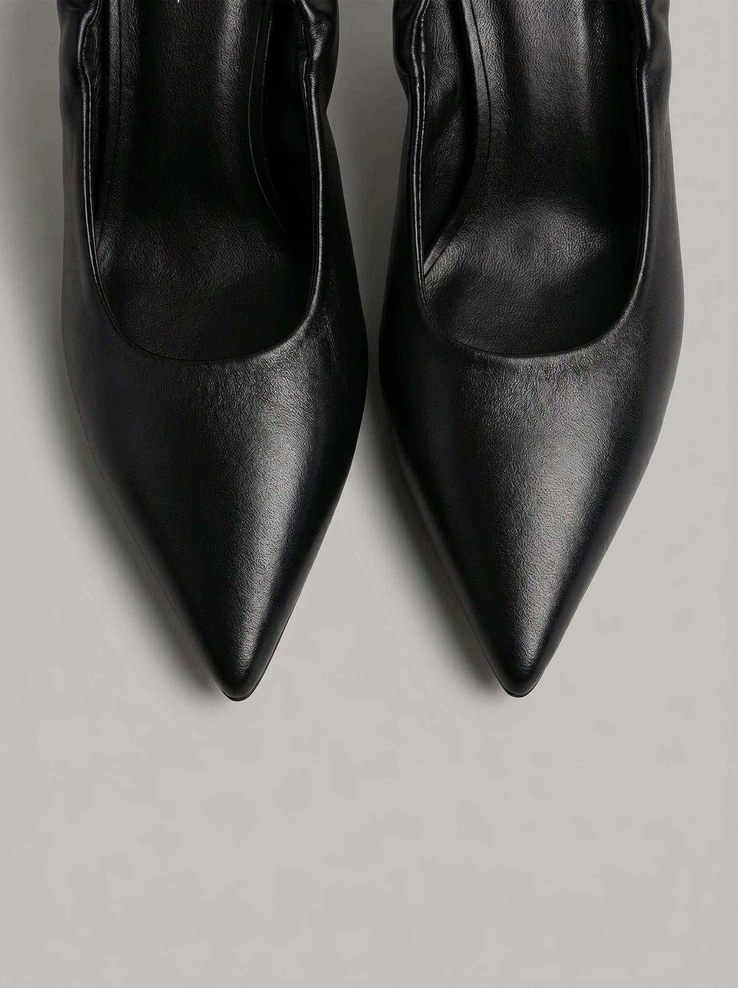 Capsule - Violetta Black