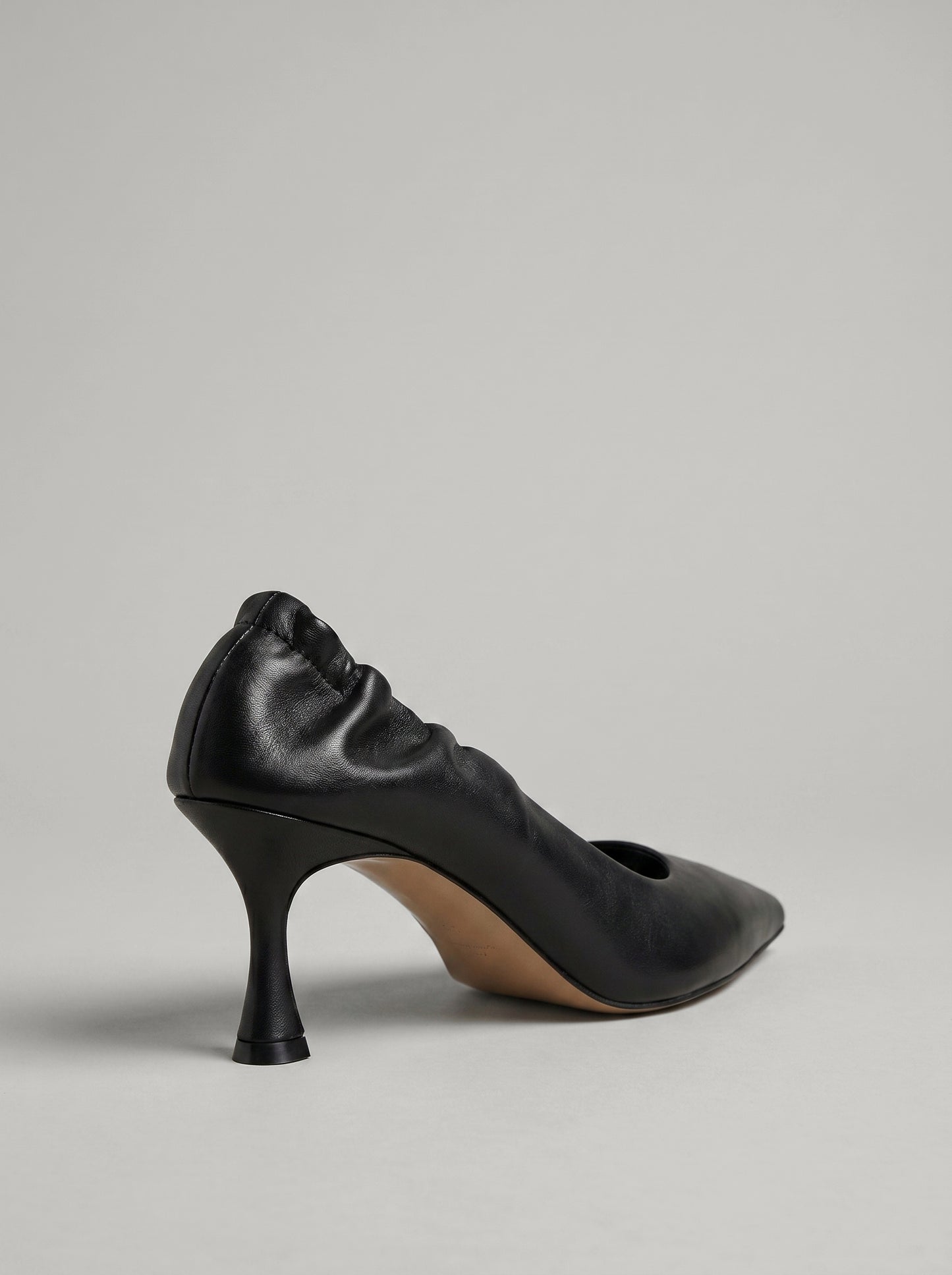 Capsule - Violetta Black