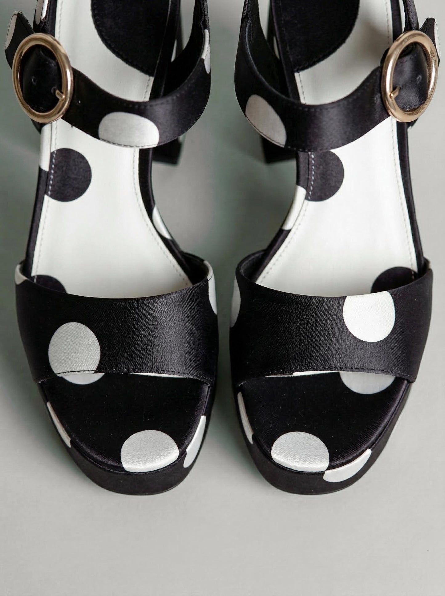Valencia Dots