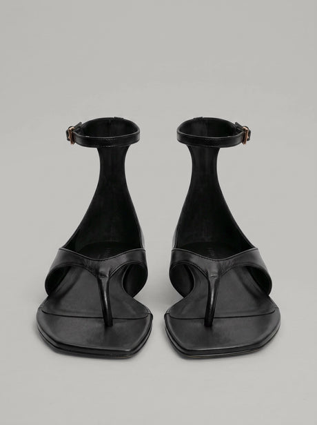Capsule - Liam Black Flat
