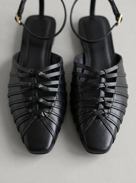 Capsule - Daisy Black