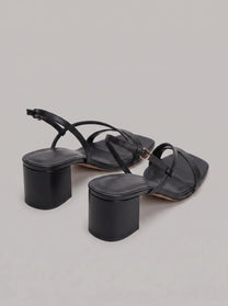 Capsule - Elia Black