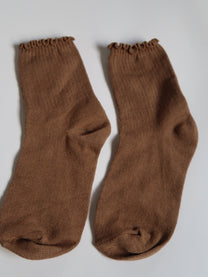 גרביים חומים סיומת גלית