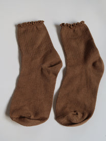 גרביים חומים סיומת גלית