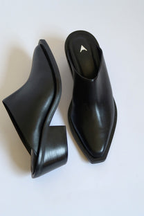 Capsule - Santana Black