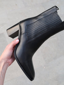 Studio - Vittoria Black