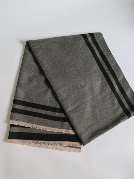 Bright geometric spotted scarf