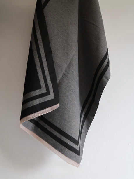 Bright geometric spotted scarf
