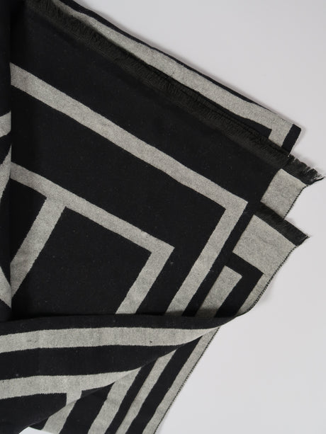 Bright geometric spotted scarf