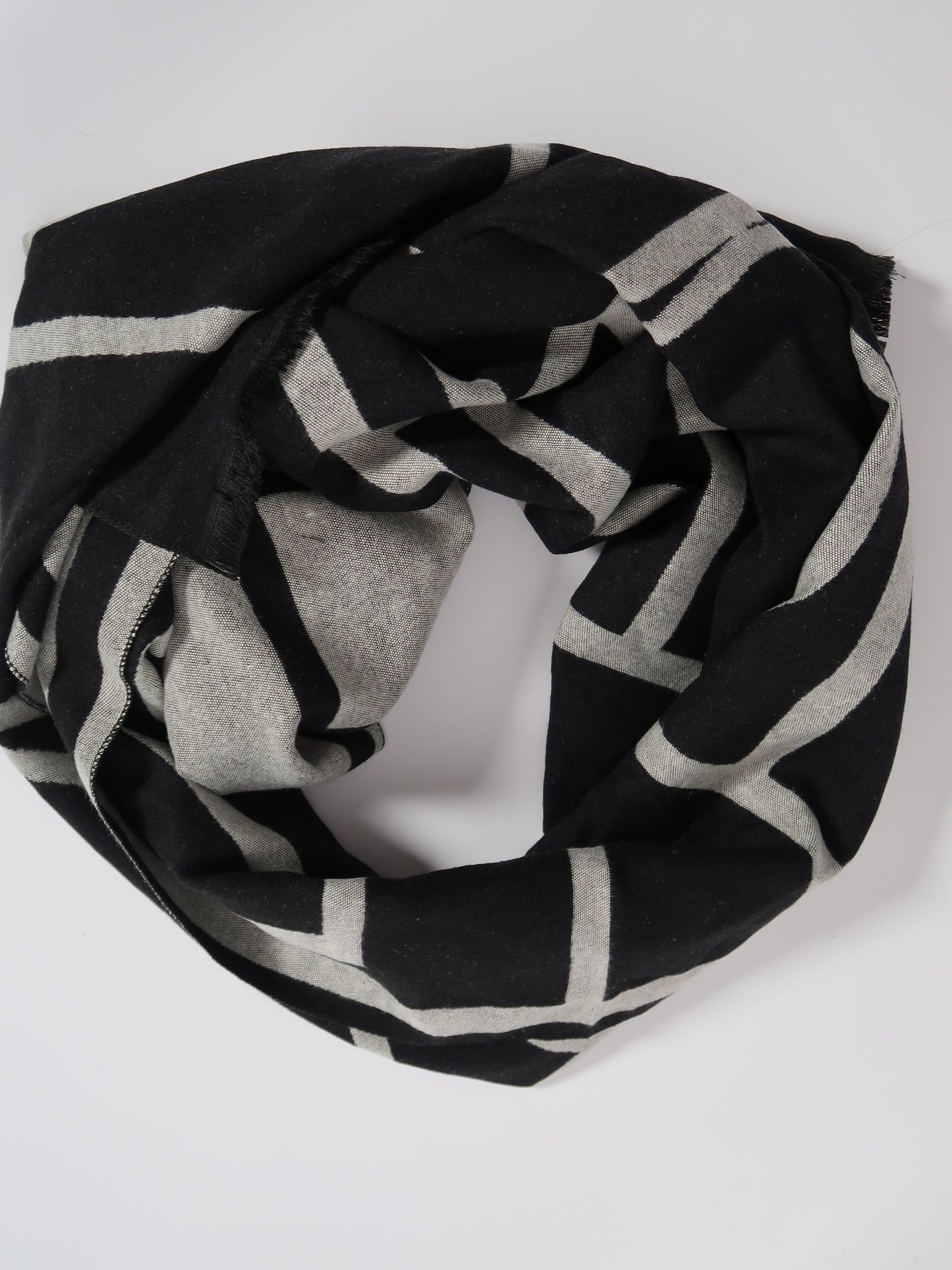 Bright geometric spotted scarf