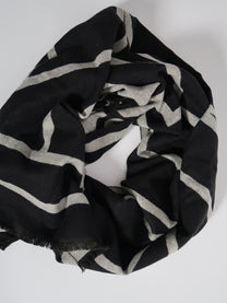 Bright geometric spotted scarf