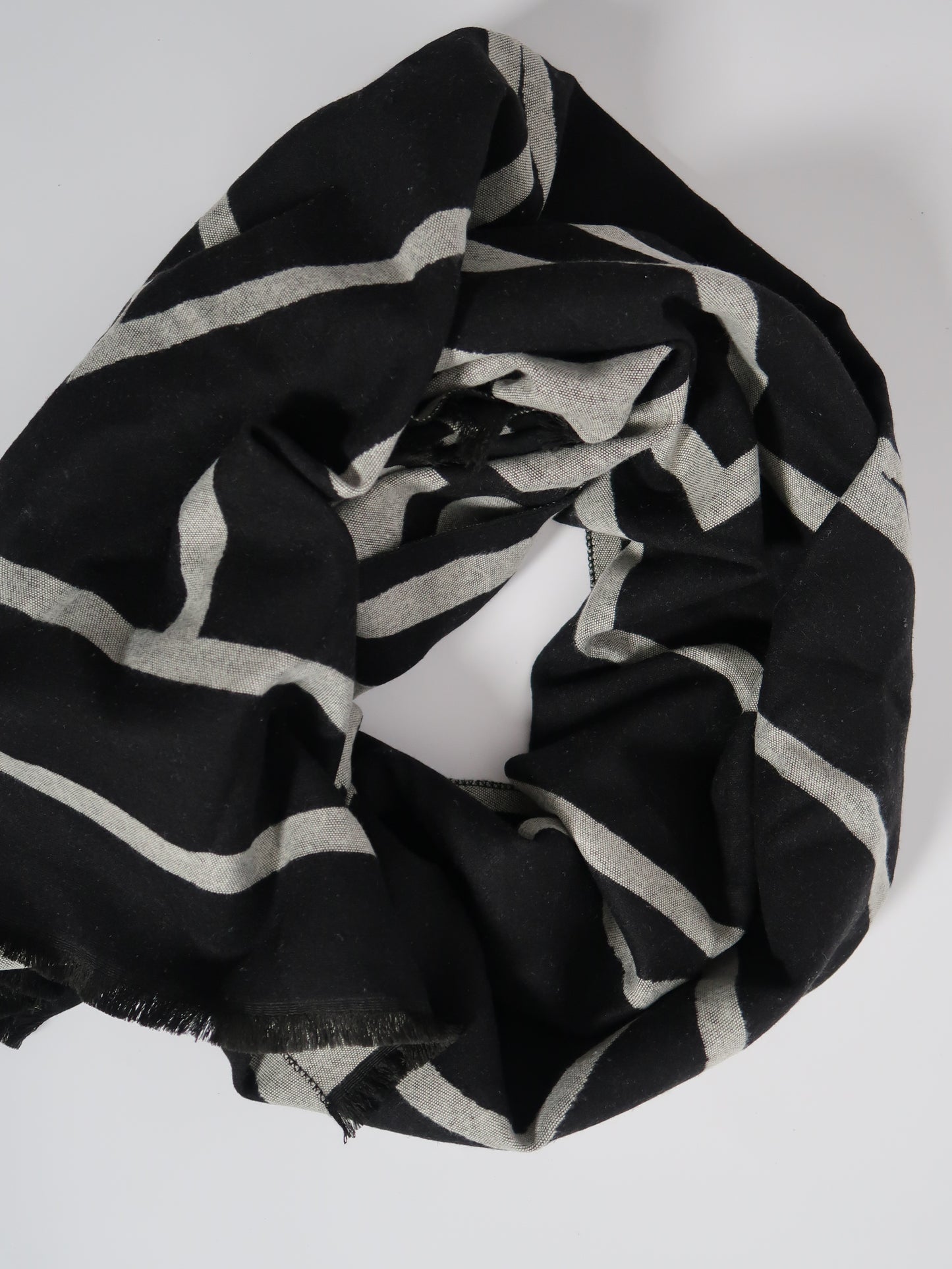 Bright geometric spotted scarf