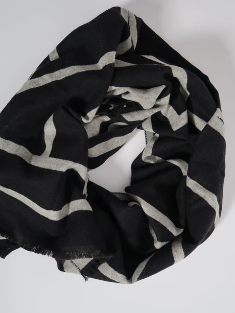 Bright geometric spotted scarf