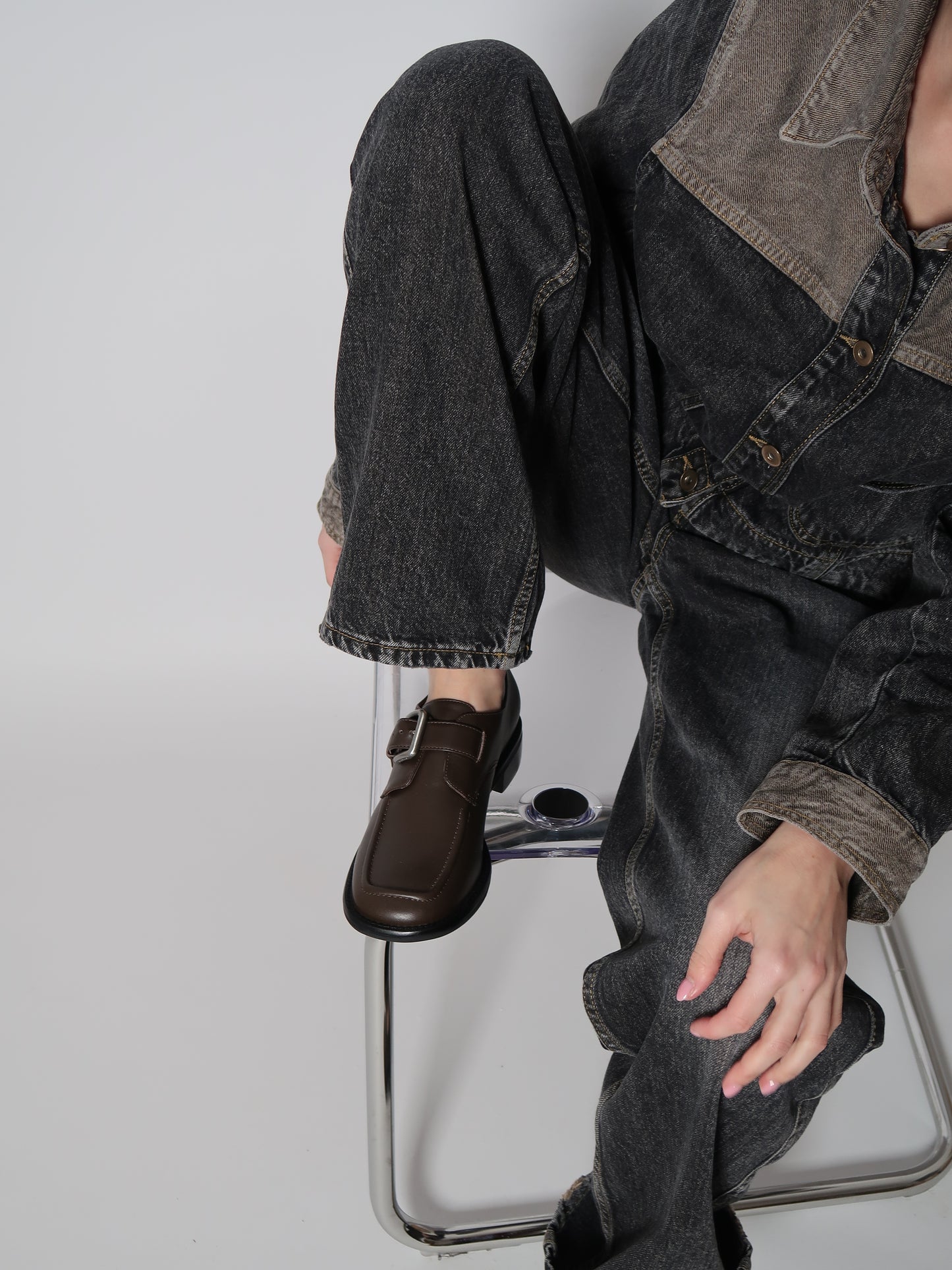 Capsule - Riven Dark Brown